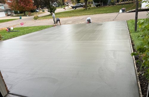 imgi_171_freshly-poured-concrete-driveway-brooklyn-park-mn-2